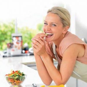 l-alimentazione-in-menopausa-la-dieta-per-il-benessere_9380_G-298×300.jpg