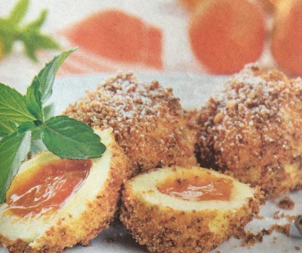 gli gnocchi dolci ripieni di albicocca sono un dolce tipico austriaco