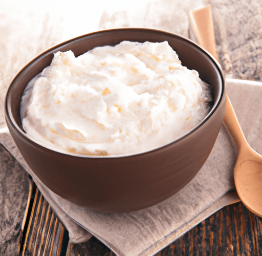 Il kefir è una bevanda fermentata ricca di probiotici. I granuli di kefir sembrano piccole perle bianche o nodi simili al cavolfiore.La fermentazione del kefir produce una bevanda dalla consistenza cremosa, leggermente effervescente e dal sapore acidulo.Il kefir contiene diversi ceppi di batteri probiotici come lactobacillus, bifidobacterium e streptococcus thermophilus.