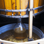 La distillazione dell’uva è un processo affascinante che trasforma il succo d’uva fermentato in alcolici aromatici come brandy, grappa e altri distillati.La distillazione dell’uva ha origini antiche e risale a migliaia di anni fa. La distillazione dell’uva è un procedimento chimico-fisico che si basa sulla separazione dei suoi componenti attraverso la vaporizzazione e la successiva condensazione.La distillazione dell'uva: un viaggio di aromi e sapori intensi.La distillazione dell'uva: una tradizione millenaria che celebra la dedizione e la passione.