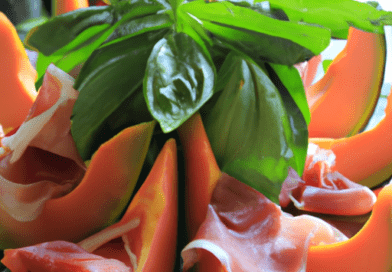 Il piatto del prosciutto crudo con melone e fichi è molto attraente dal punto di vista visivo. Le fette sottili di prosciutto, il colore vivace del melone e la forma elegante dei fichi possono essere disposti in modo decorativo su un piatto da portata, creando un'ottima presentazione per un antipasto o un buffet.