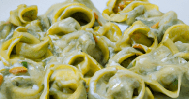 Il pesto di zucchine e mandorle offre un sapore unico e delizioso. La combinazione delle zucchine tenere, delle mandorle tostate e del formaggio grana crea un condimento cremoso e ricco che si sposa perfettamente con i tortellini.