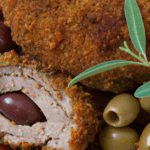 L'agnello in crosta di pane e olive è un piatto gustoso e succulento, perfetto per una cena speciale o per un'occasione festiva.